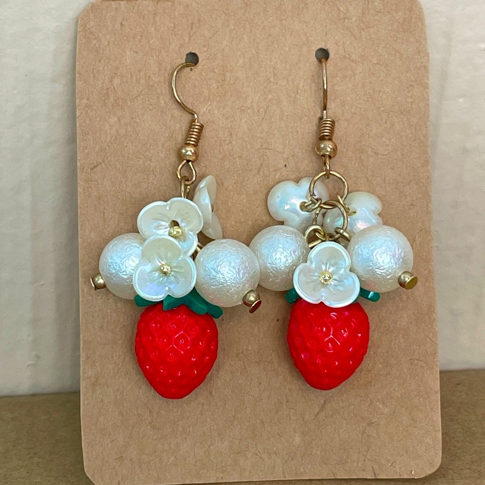 Strawberry 🍓 earrings